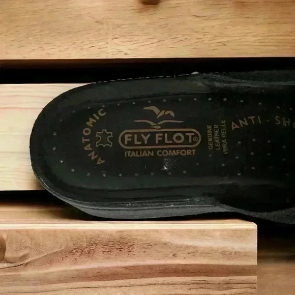 Fly Flot Women's NWOT Anti-Shock Black Leather Slip-On Sandals Euro 40 US 8.5. - Picture 4 of 6